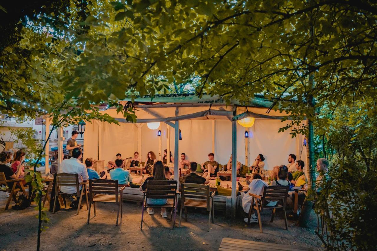 T5 Social Pansiyon Bükreş Dış mekan fotoğraf